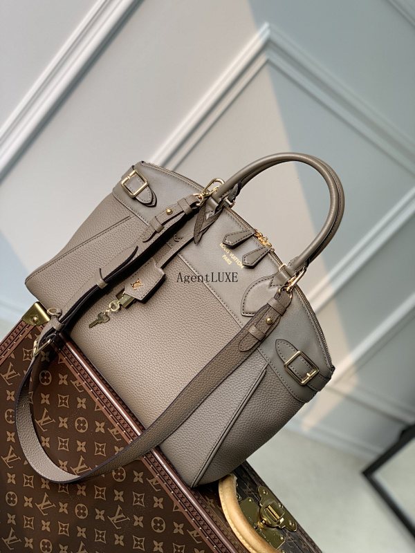 Louis Vuitton Lock It MM Taurillon House 36 29 15cm