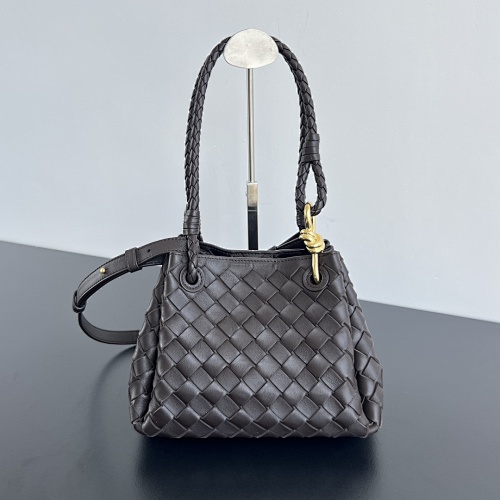 BV Intrecciato Mini BV Knot Size 21X17X16.5cm