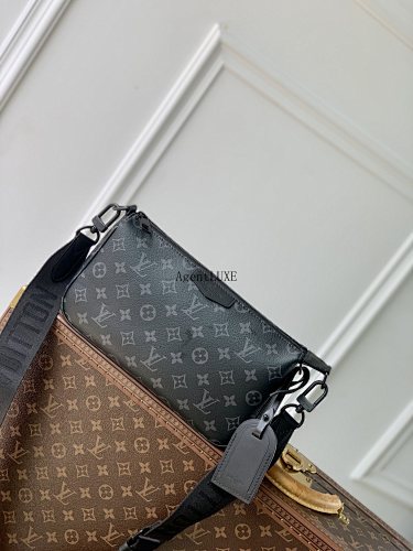 Louis Vuitton Pochette Accessoire XL Monogram Eclipse