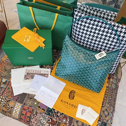 Goyard shoulder bag