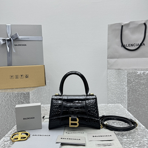 Balenciagα Hourglass