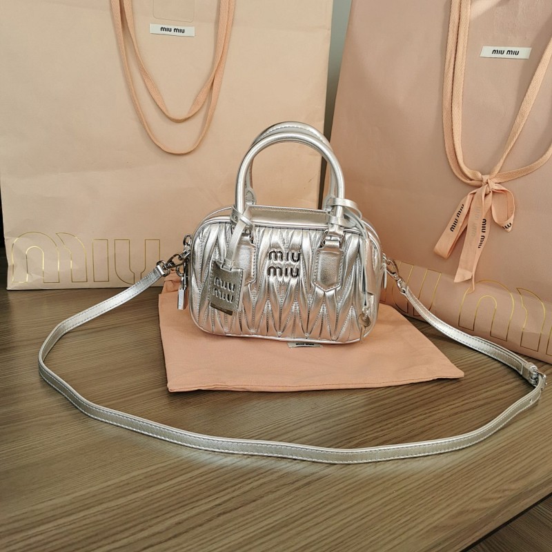 MiuMiu Too Pretty Matelasse MiuWander 19X13X6CM