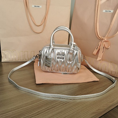 MiuMiu Too Pretty Matelasse MiuWander 19X13X6CM