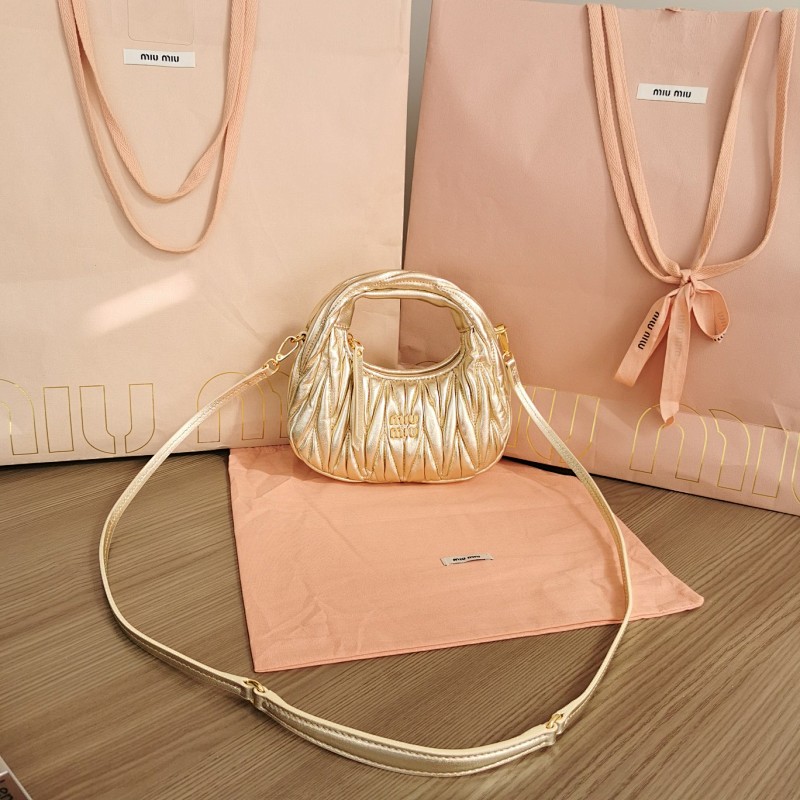 MiuMiu MiuWander Matelasse 18X10X6