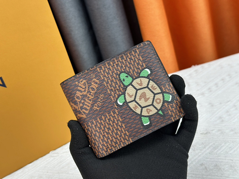 Louis Vuitton Multiple Monogram Shadow Monogram 11.5 9 1.5cm