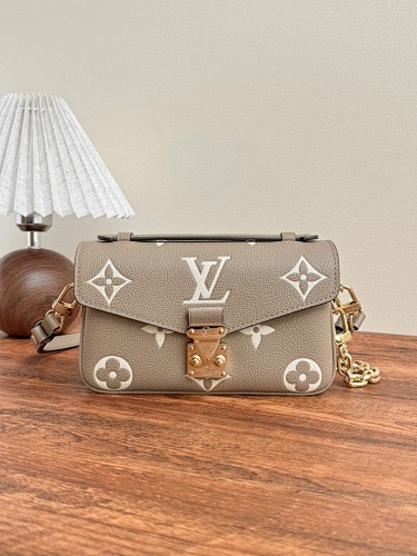 Louis Vuitton Metis Mini
