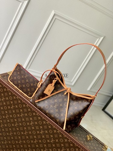 Louis Vuitton CarryAll Monogram 29.0 X 24.0 X 12.0