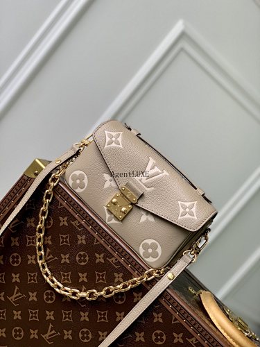 Louis Vuitton Pochette Metis East West Monogram Empreinte Monogram S-lock 21.5 X 13.5 X 6.0 Cm