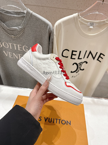 26ss Tilted LV Logo