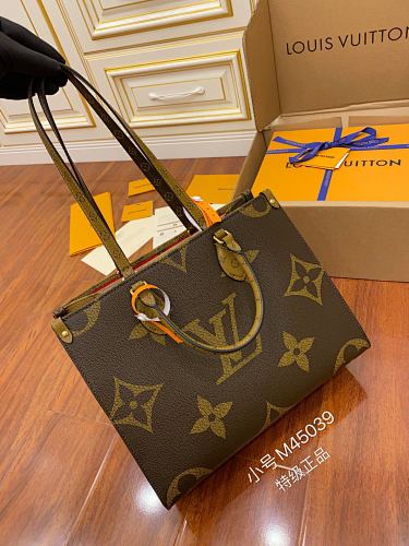 Louis Vuitton bag