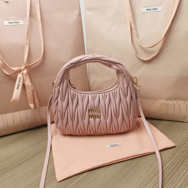 MiuMiu MiuWander Matelasse 23X13X7
