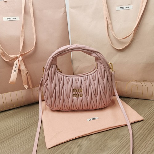 MiuMiu MiuWander Matelasse 23X13X7