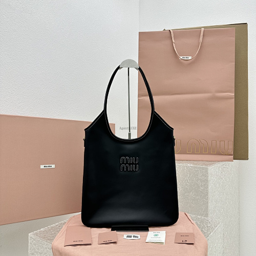 MiuMi Tote