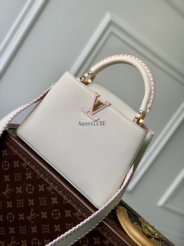 Louis Vuitton Capucines Taurillon LV