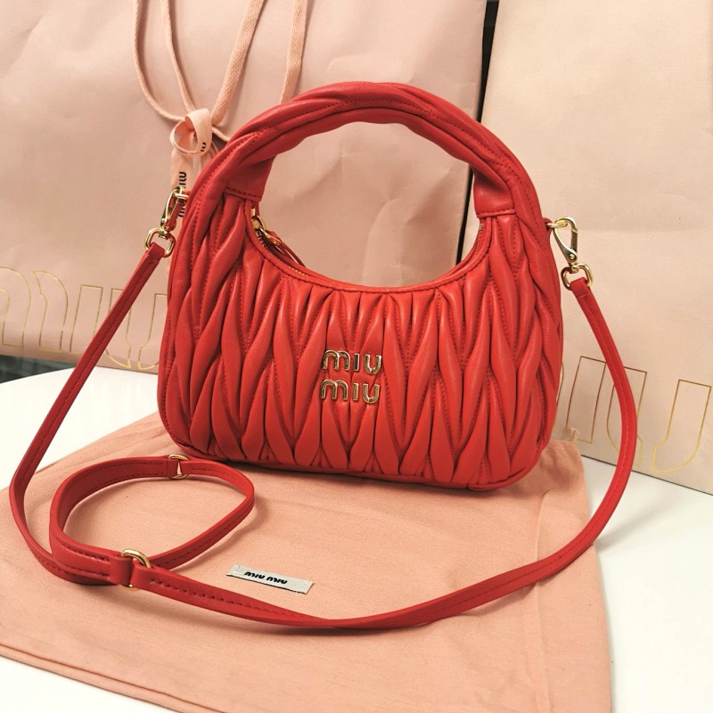 MiuMiu MiuWander Matelasse 23X13X7