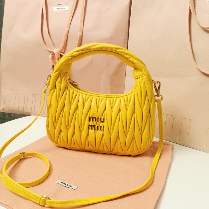 MiuMiu MiuWander Matelasse 20X17X6