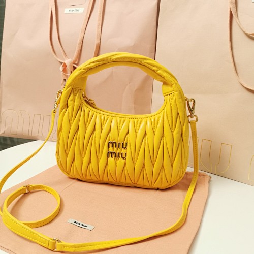 MiuMiu MiuWander Matelasse 20X17X6