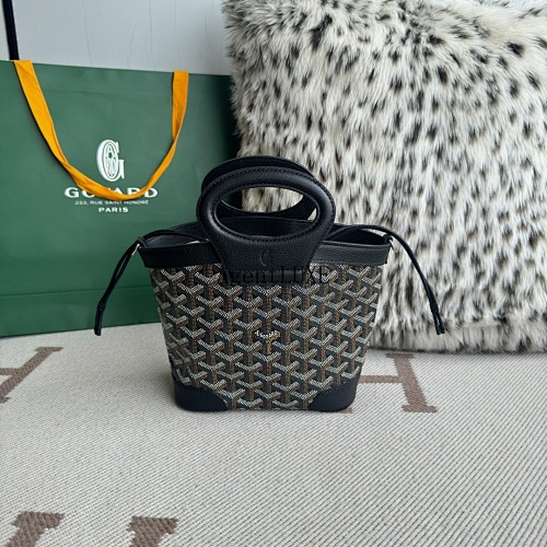 Goyard Beluga MiNi