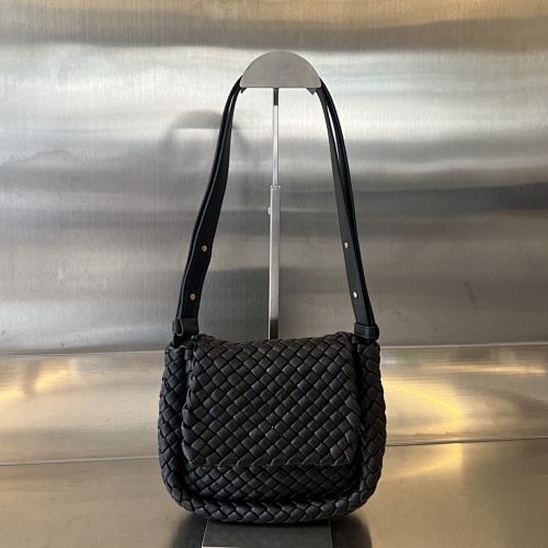 B Mini Cobble Intrecciato