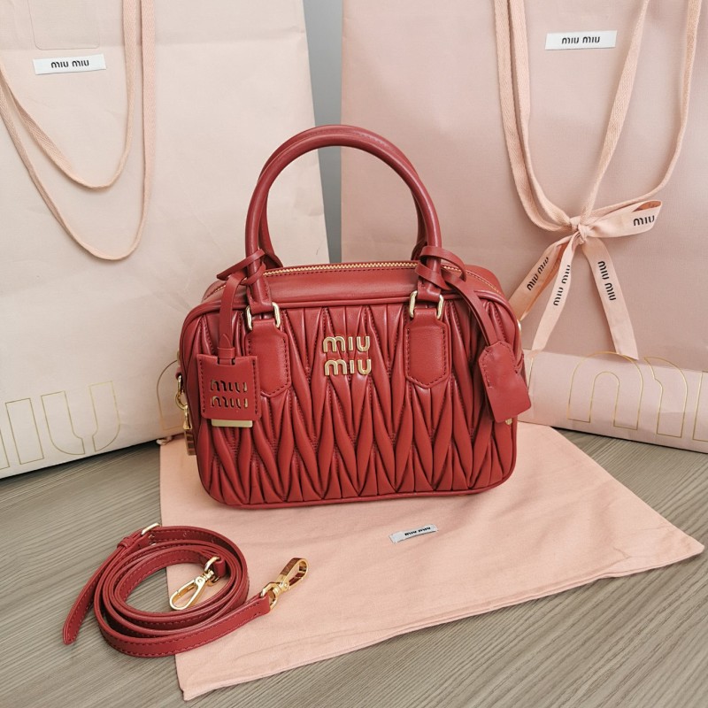 MiuMiu Too Pretty Matelasse MiuWander 24X16X7.5CM