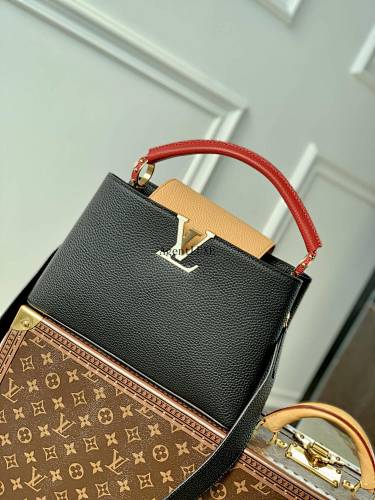 Capucines MM Capucines Monogram Flower Size 31.5 X 20 X 11cm