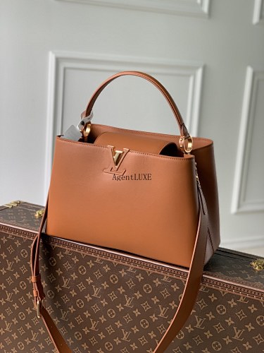 Louis Vuitton Capucines Souple