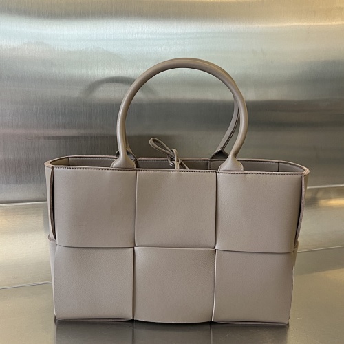 B Mini Tote 30X20x11.5p1080