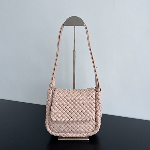 B Mini Cobble Intrecciato