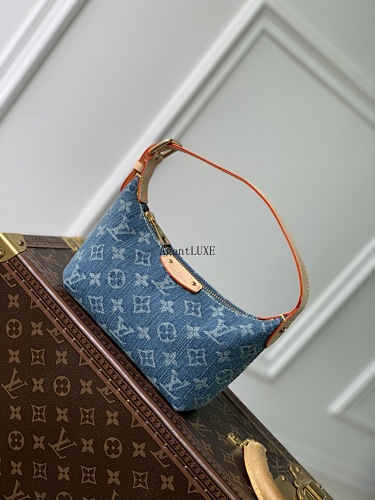 Louis Vuitton Mini Moon Monogram Empreinte Oo 20.5 X 6 X 16