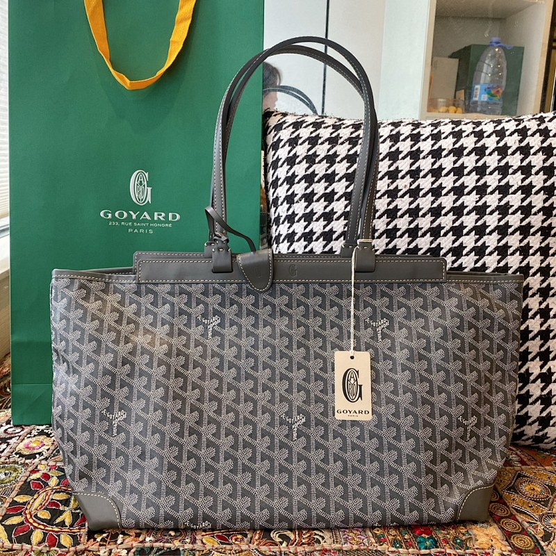 Goyard Bellechasse