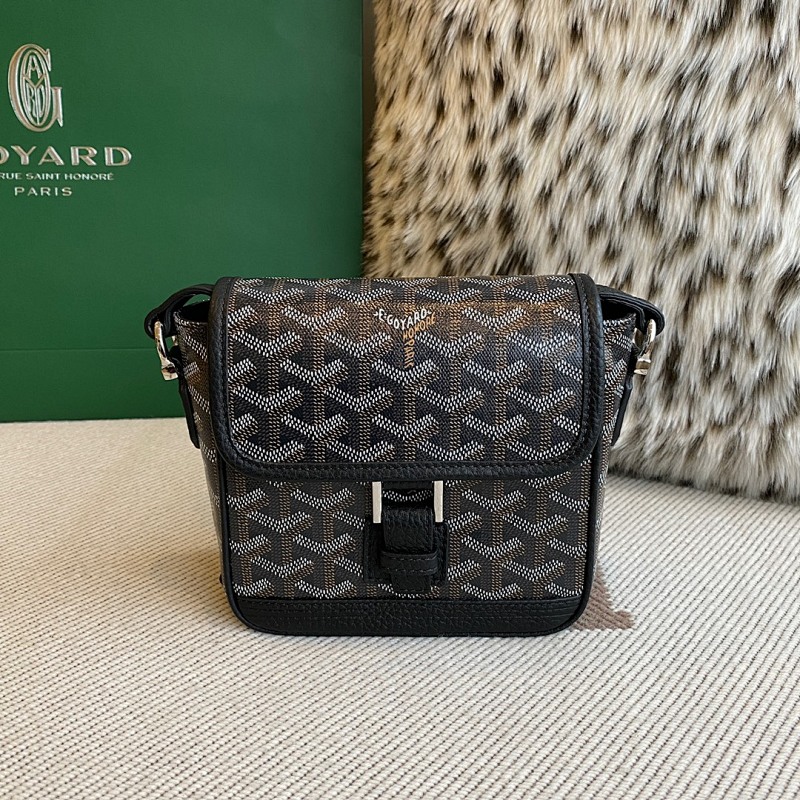 Goyard Beluga Mini