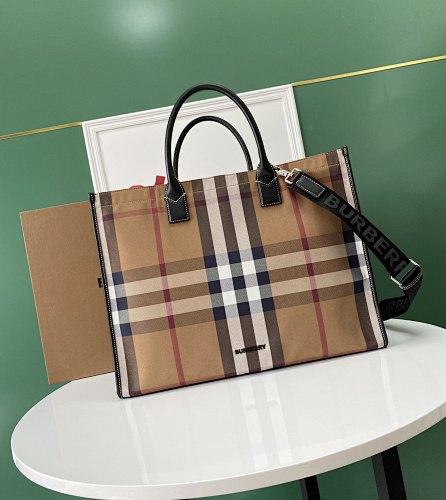 Crossbody bag from Agentluxe