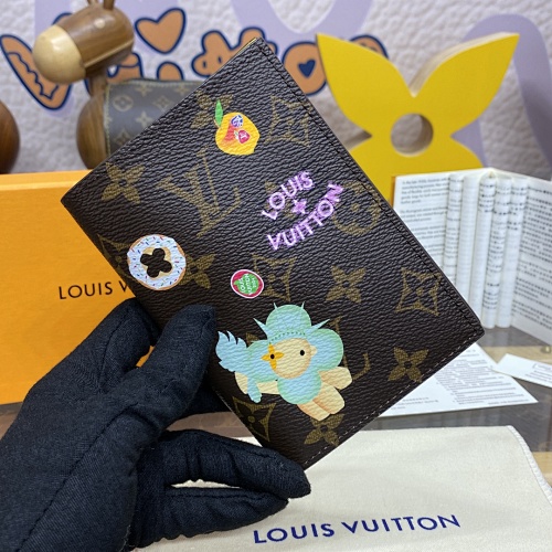 Louis Vuitton Vivienne Snow Show Monogram 10 2.5 14cm-9123028