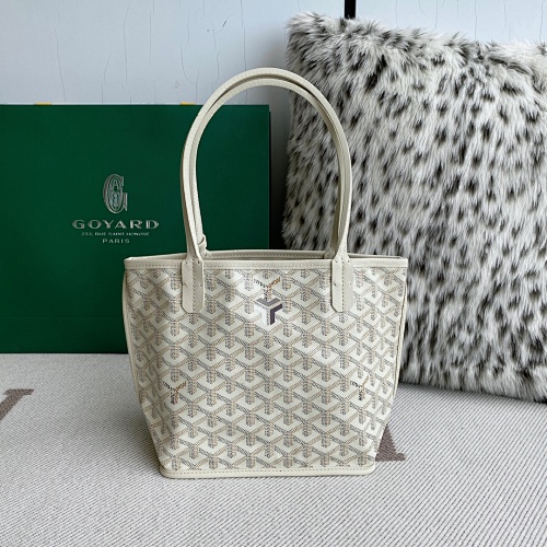 Goyard shopping bag