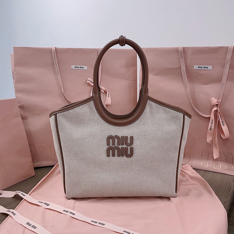 5BG281 Miu Logo 26X12.5cm