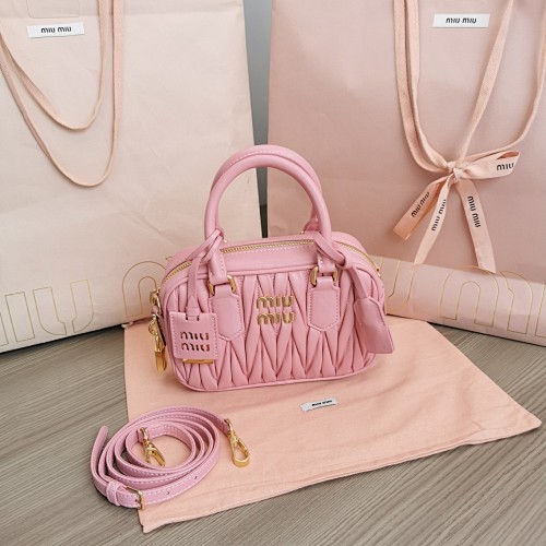 MiuMiu Too Pretty Matelasse MiuWander 19X13X6CM