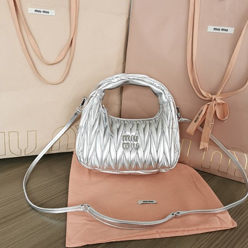 MiuMiu MiuWander Matelasse 23X13X7