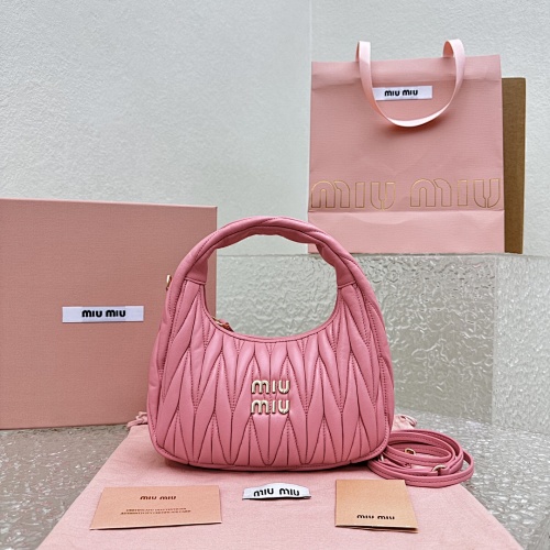 Miu Wander Hobo