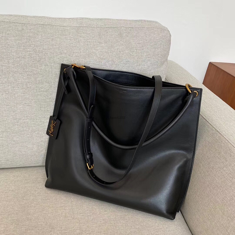 Shopping bag from Agentluxe