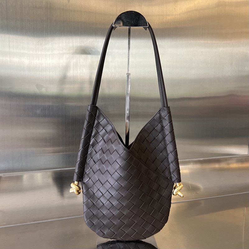 BV Logo Tote Hin 30x26x2