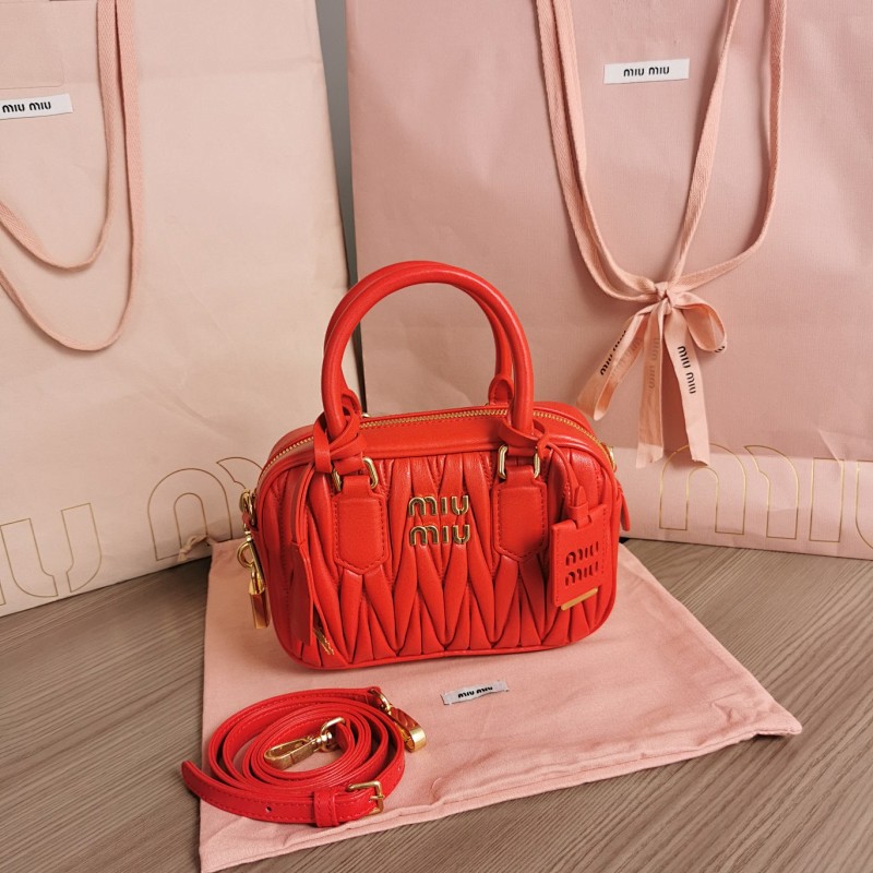 MiuMiu Too Pretty Matelasse MiuWander 19X13X6CM