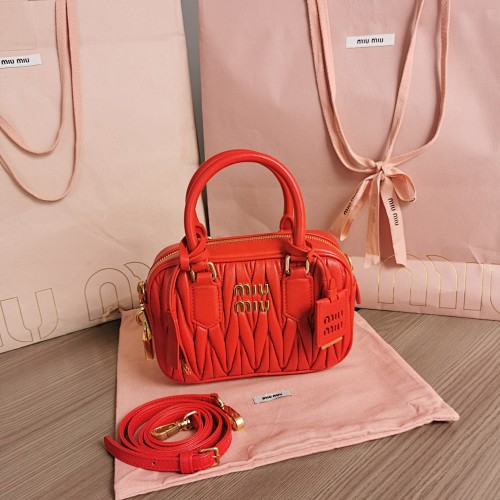 MiuMiu Too Pretty Matelasse MiuWander 19X13X6CM