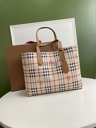 Shopping bag from Agentluxe