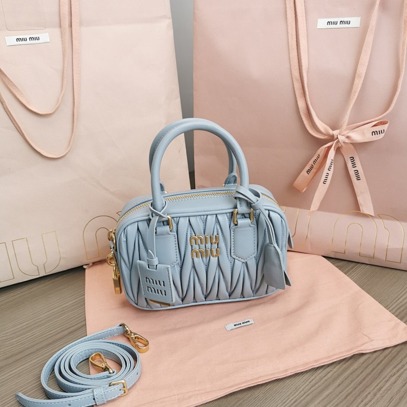 MiuMiu Too Pretty Matelasse MiuWander 19X13X6CM