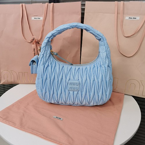 MiuMiu MiuWander Matelasse Airpods 6 28X14X9