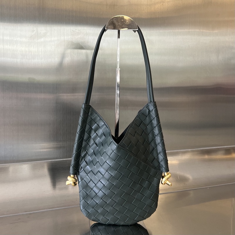 BV Logo Tote Hin 30x26x2