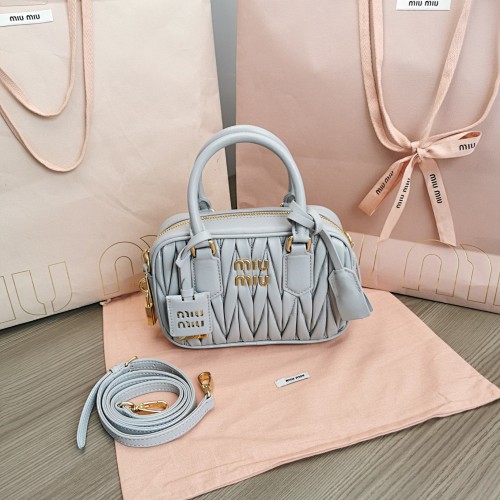 MiuMiu Too Pretty Matelasse MiuWander 19X13X6CM
