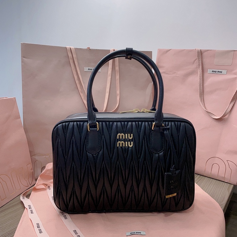 M Miu Matelasse 30 X22X8.5Cm