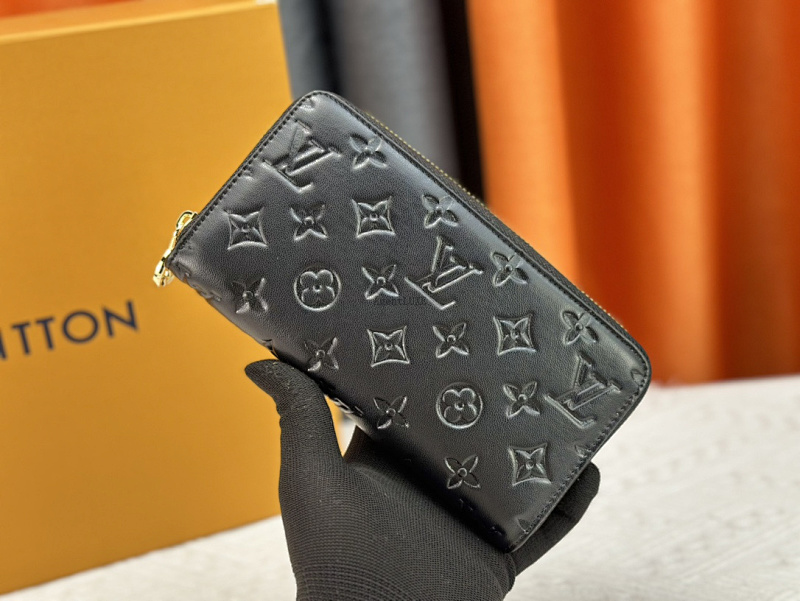Louis Vuitton Monogram Coussin LV Circle 12