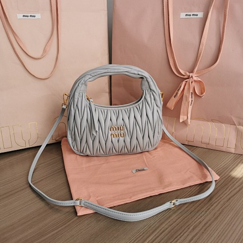 MiuMiu MiuWander Matelasse 23X13X7